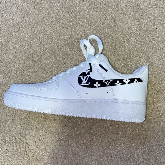 Air Force 1 Custom LV - Picture 4 of 4